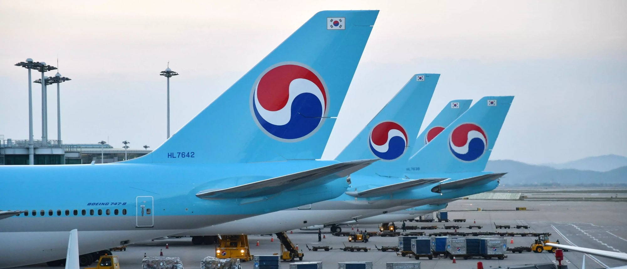 Korean Air B748 Jobs | Boeing 747 Loading on Tarmac