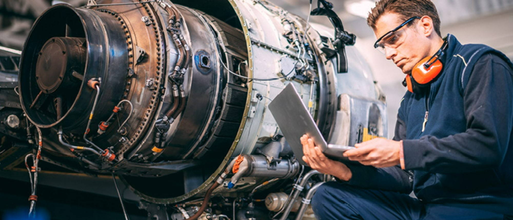 Aircraft Maintenance engineer with turbine engine